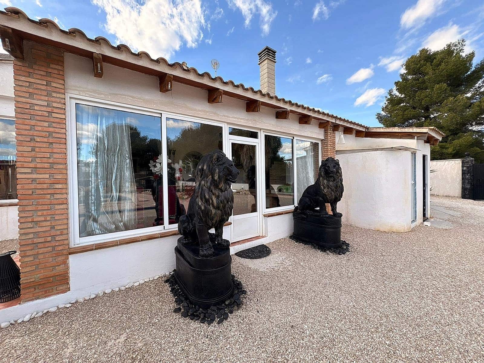 8 makuuhuone Huvila myytävänä paikassa Castalla mukana uima-altaan - 599 995 € (Ref: 9402846)