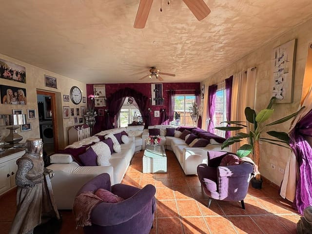 8 Zimmer Villa zu verkaufen in Castalla mit Pool - 599.995 € (Ref: 9402846)