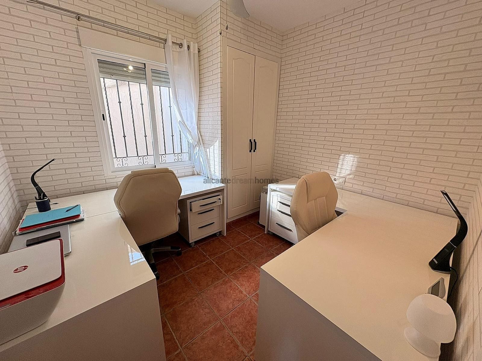 8 bedroom Villa for sale in Castalla with pool - € 599,995 (Ref: 9402846)