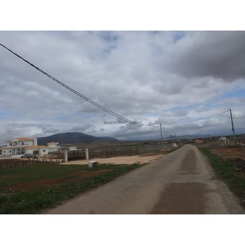 Terre non Aménagée à vendre à Pinoso - 60 000 € (Ref: 9410509)