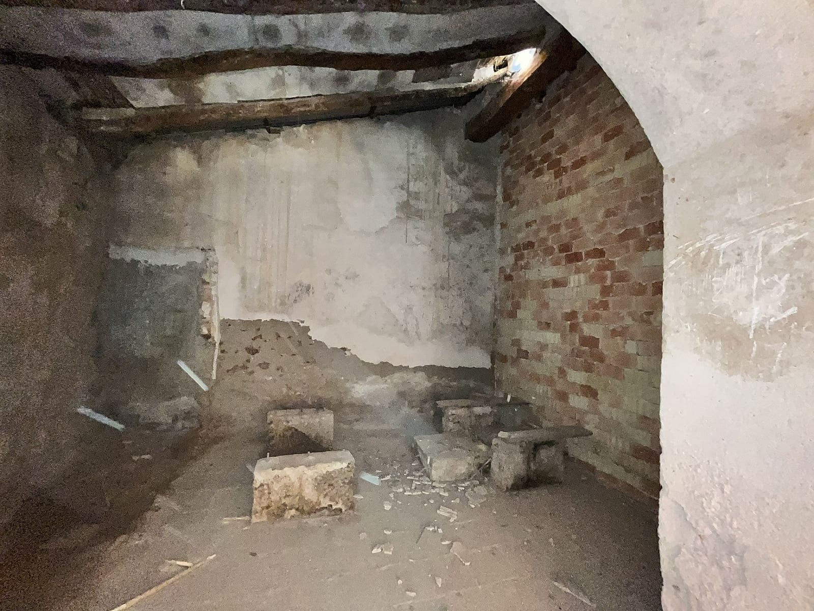 4 slaapkamer Finca/Landhuis te koop in El Canton - € 39.000 (Ref: 9413570)