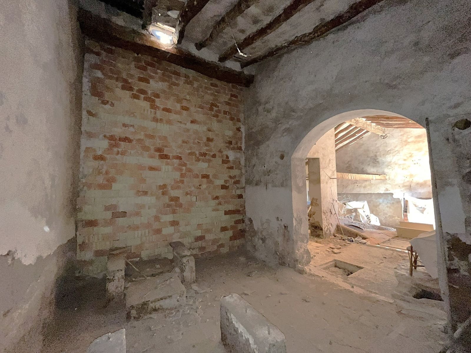 4 slaapkamer Finca/Landhuis te koop in El Canton - € 39.000 (Ref: 9413570)