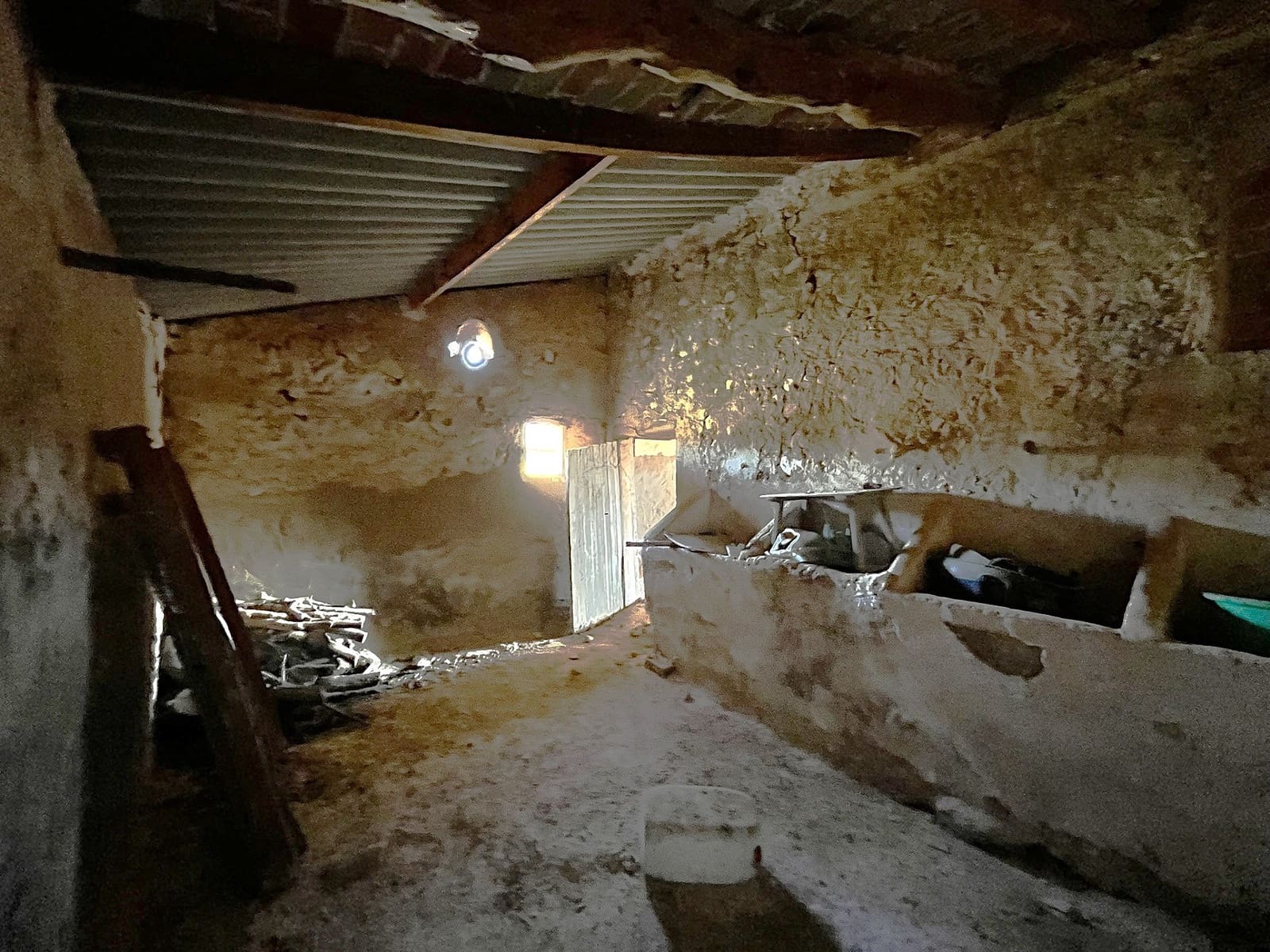 4 slaapkamer Finca/Landhuis te koop in El Canton - € 39.000 (Ref: 9413570)