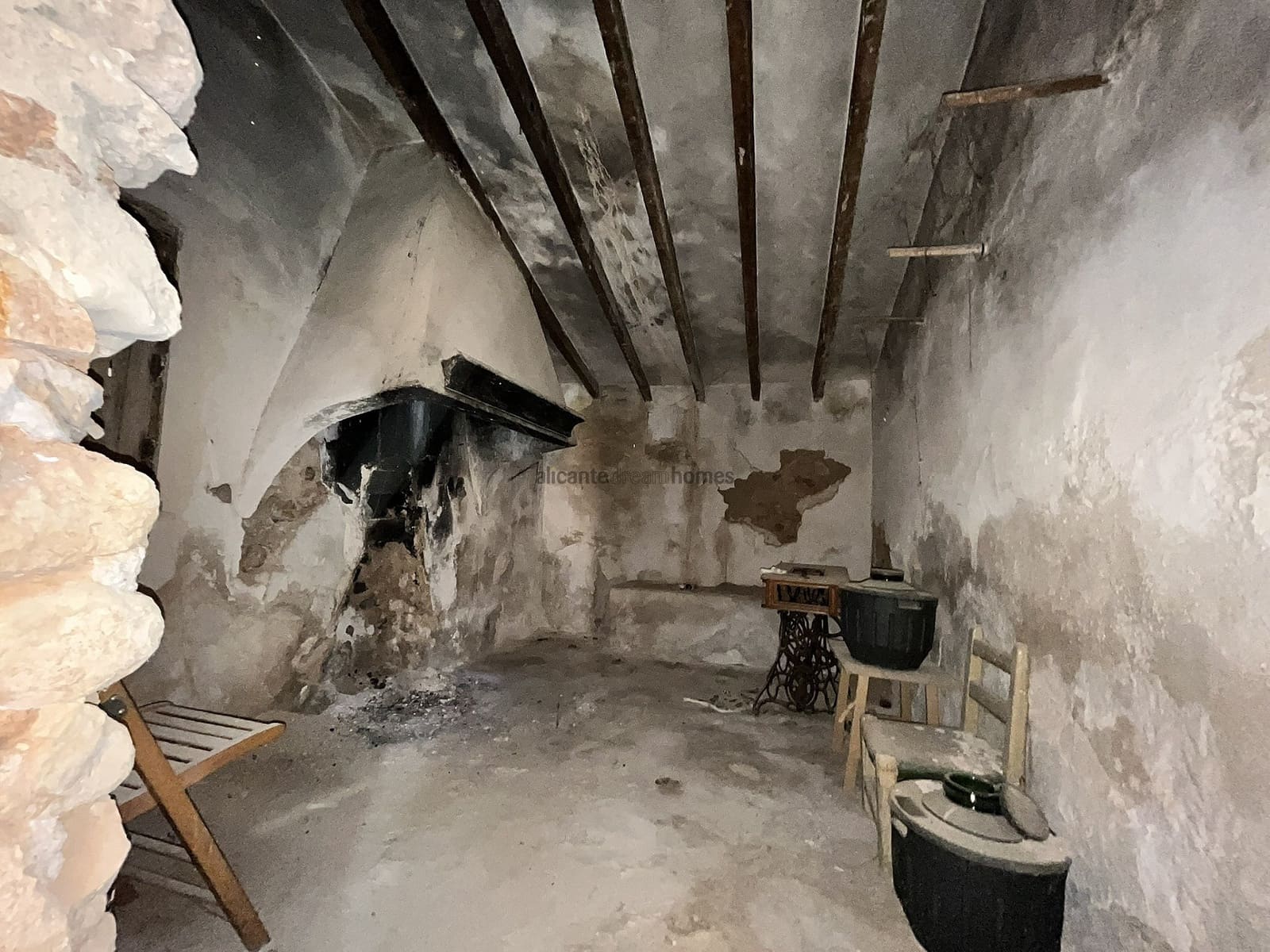 4 Zimmer Finca/Landgut zu verkaufen in El Canton - 39.000 € (Ref: 9413570)