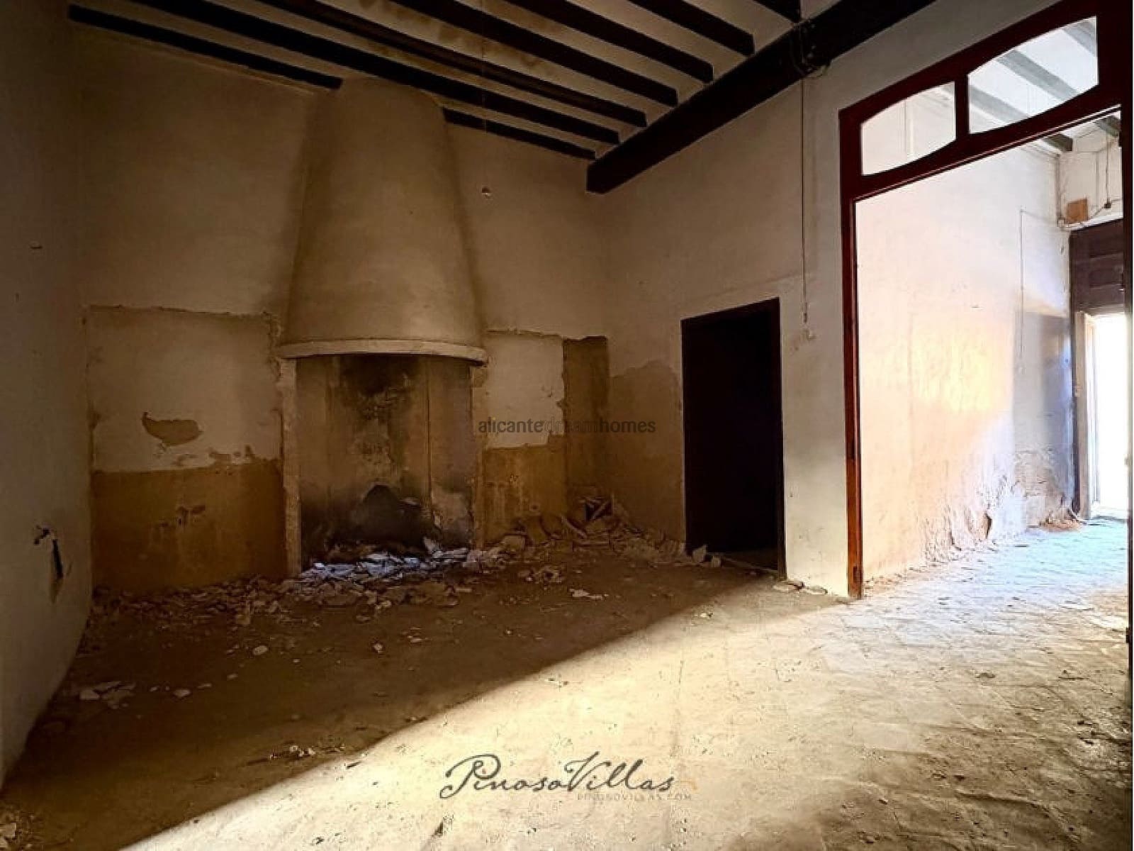 Omakotitalo myytävänä paikassa Pinoso - 90 000 € (Ref: 9413572)