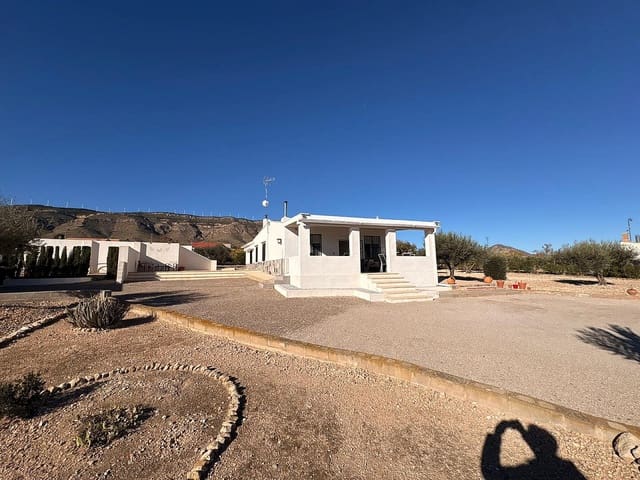 3 slaapkamer Finca/Landhuis te koop in Caudete met zwembad - € 249.995 (Ref: 9415383)