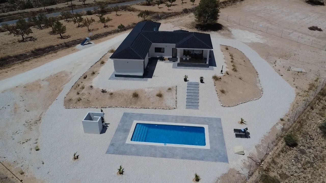 4 makuuhuone Huvila myytävänä paikassa Pinoso - 549 995 € (Ref: 9418875)