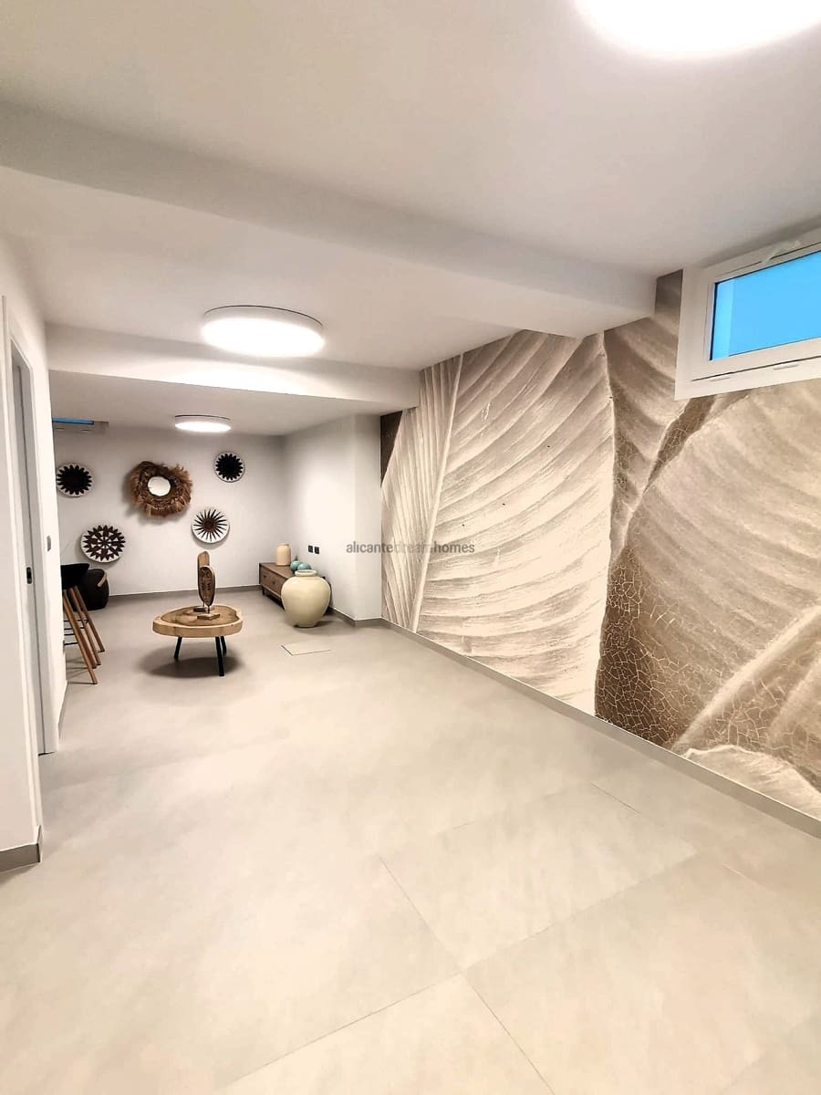 3 makuuhuone Huvila myytävänä paikassa Ciudad Quesada mukana uima-altaan - 650 000 € (Ref: 9418878)