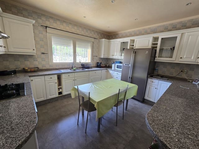 4 soverom Villa til salgs i Sax med svømmebasseng garasje - € 499 999 (Ref: 9421827)