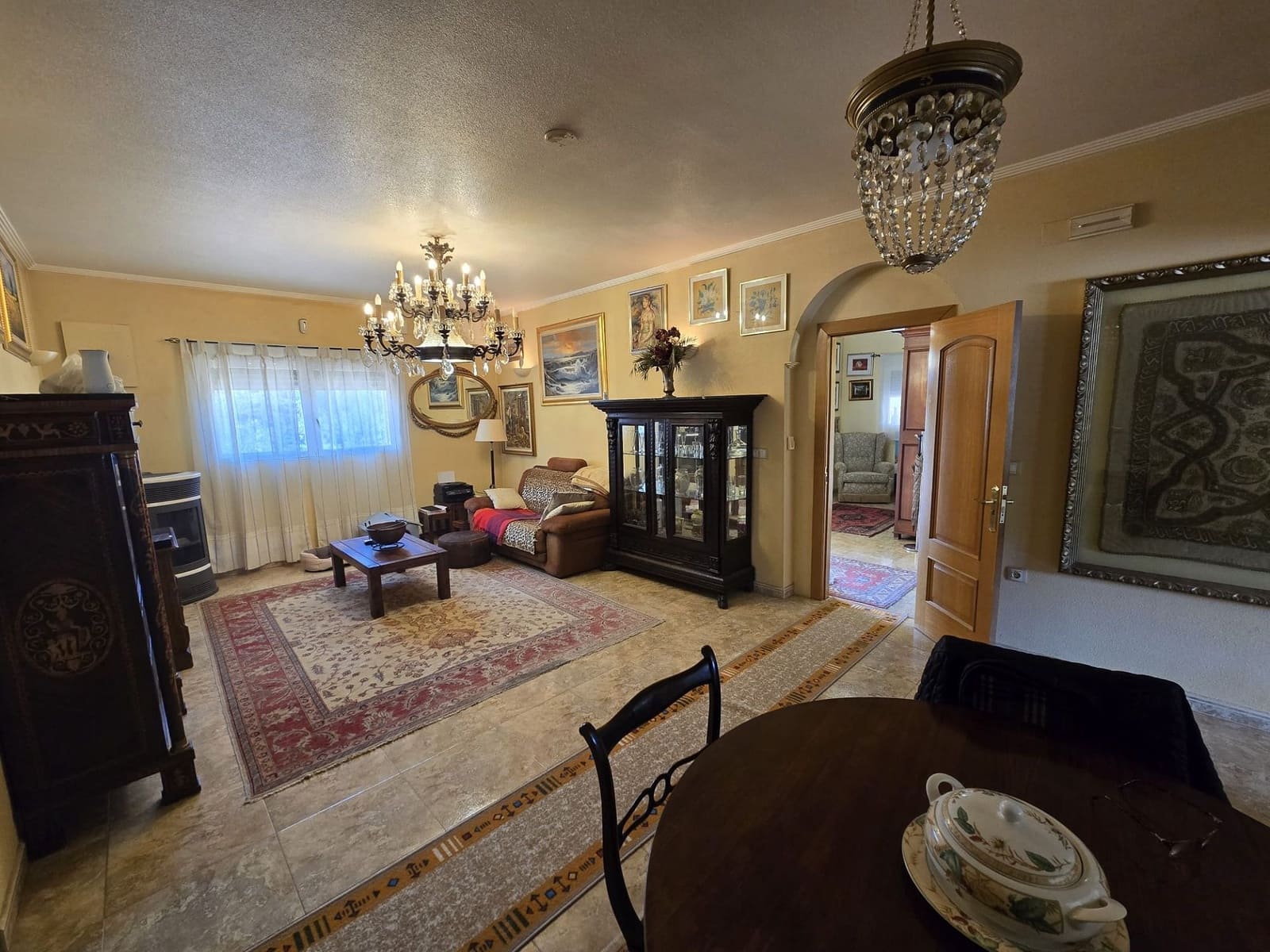 4 sypialnia Willa na sprzedaż w Sax z basenem garażem - 499 999 € (Ref: 9421827)