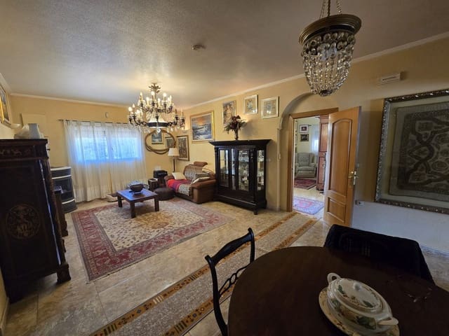 4 soverom Villa til salgs i Sax med svømmebasseng garasje - € 499 999 (Ref: 9421827)