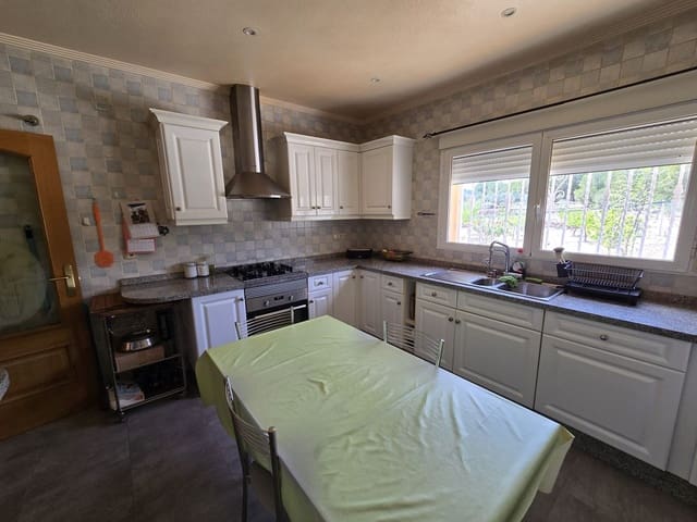 4 soverom Villa til salgs i Sax med svømmebasseng garasje - € 499 999 (Ref: 9421827)