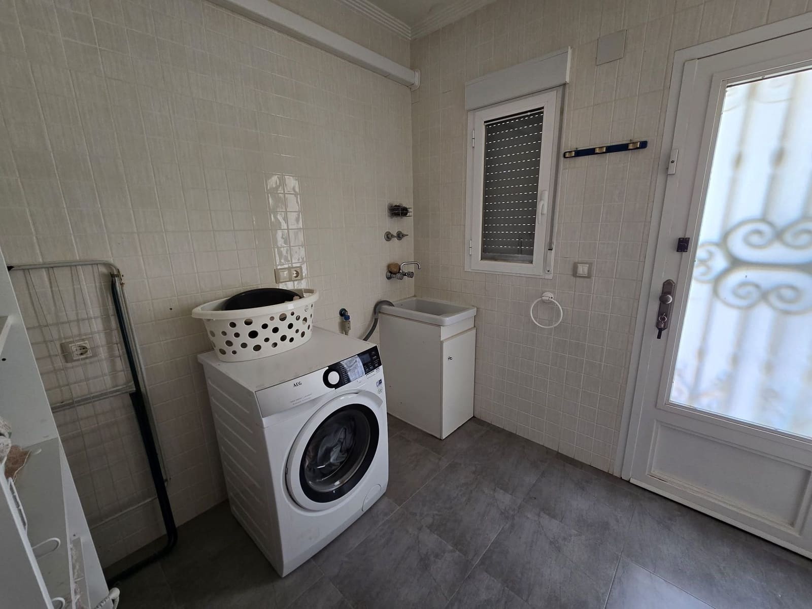 4 sypialnia Willa na sprzedaż w Sax z basenem garażem - 499 999 € (Ref: 9421827)