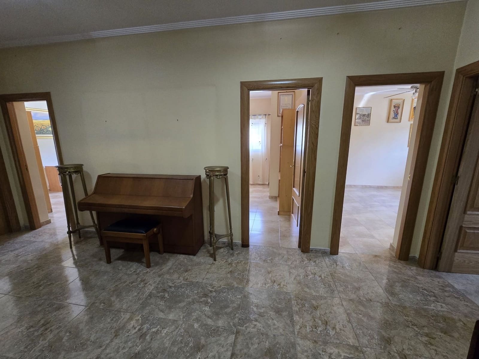 4 sypialnia Willa na sprzedaż w Sax z basenem garażem - 499 999 € (Ref: 9421827)