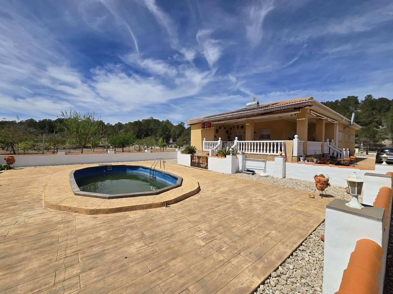 4 sypialnia Willa na sprzedaż w Sax z basenem garażem - 499 999 € (Ref: 9421827)