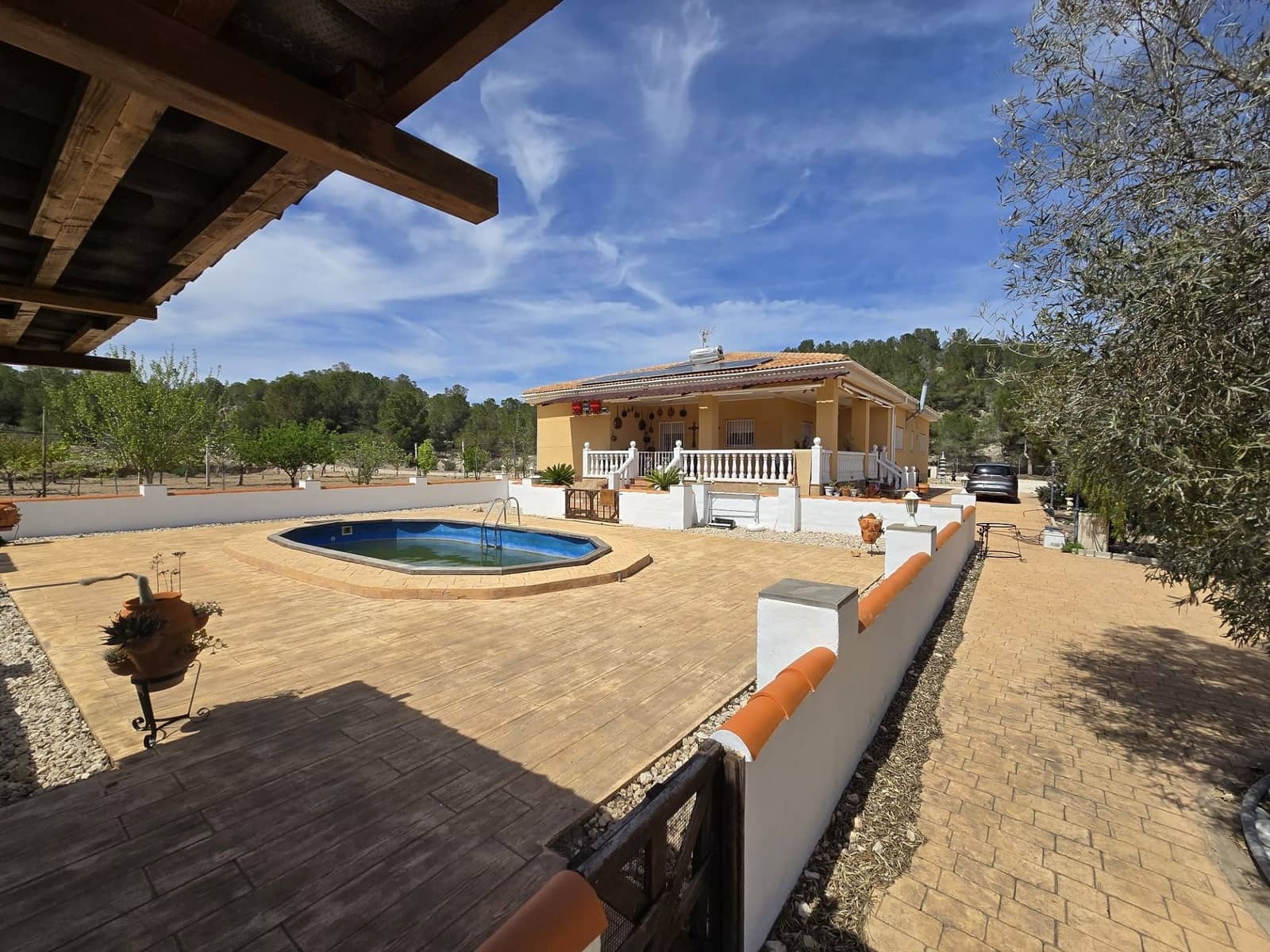 4 sypialnia Willa na sprzedaż w Sax z basenem garażem - 499 999 € (Ref: 9421827)