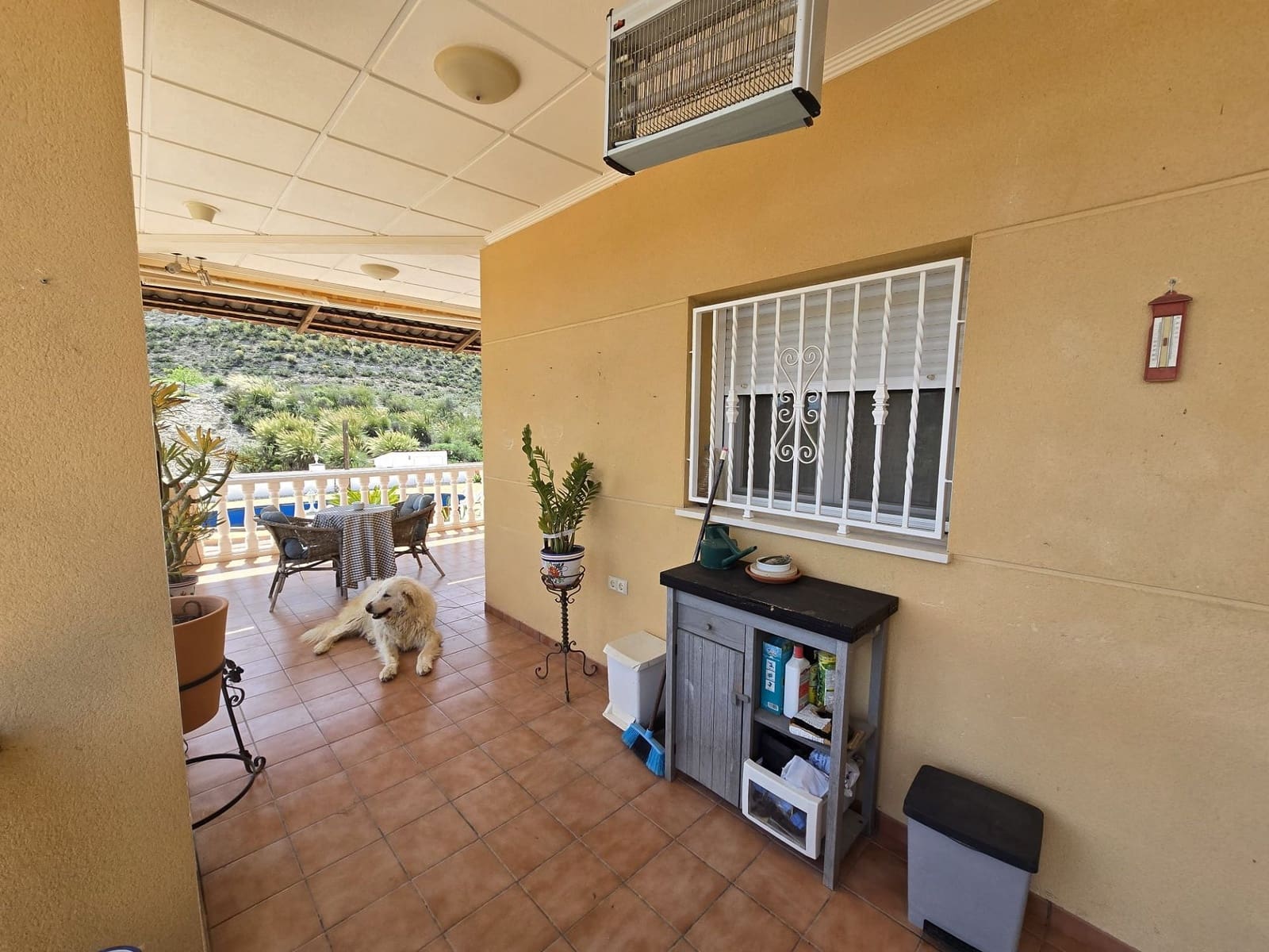 4 sypialnia Willa na sprzedaż w Sax z basenem garażem - 499 999 € (Ref: 9421827)