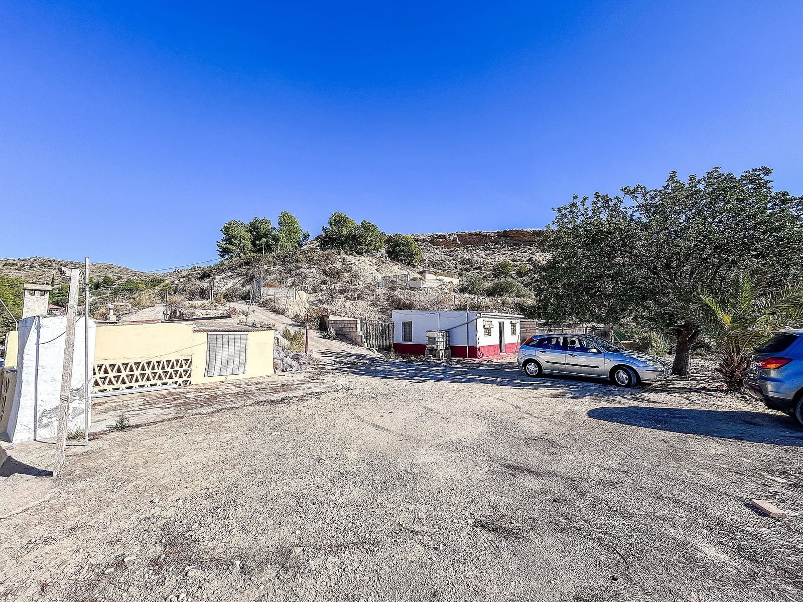 4 bedroom Finca/Country House for sale in Crevillente / Crevillent with pool garage - € 130,000 (Ref: 9421829)