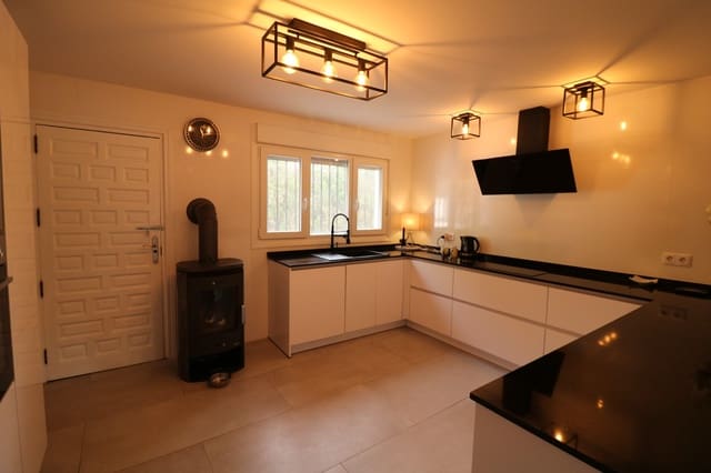 5 makuuhuone Huvila myytävänä paikassa Petrel / Petrer - 497 000 € (Ref: 9424259)