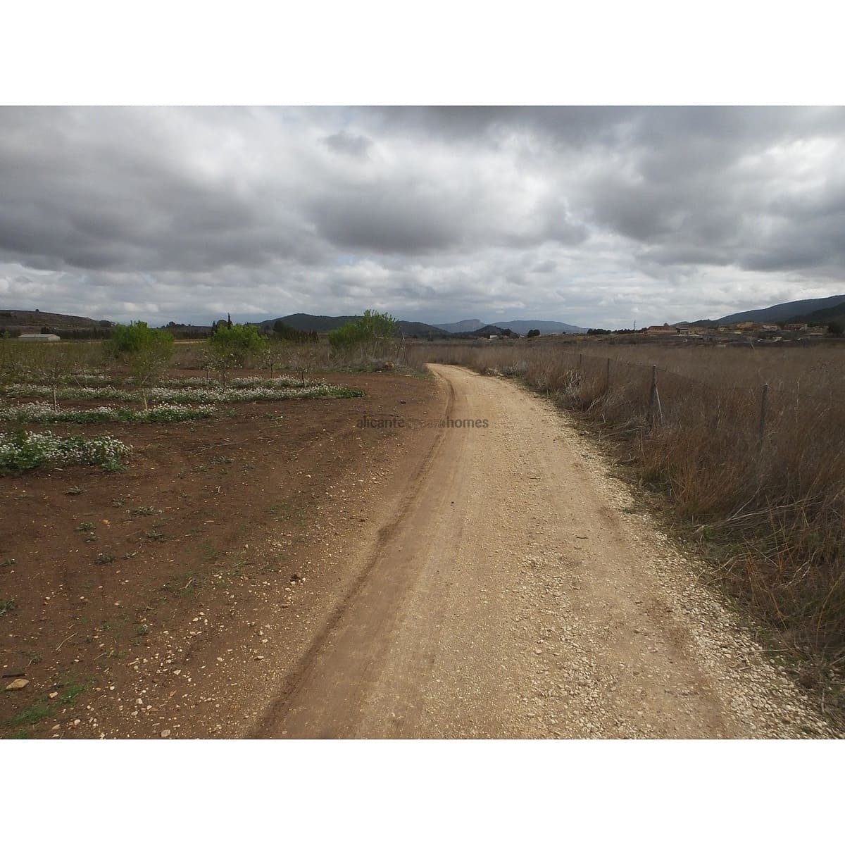 Undeveloped Land for sale in Culebron - € 40,000 (Ref: 9424260)