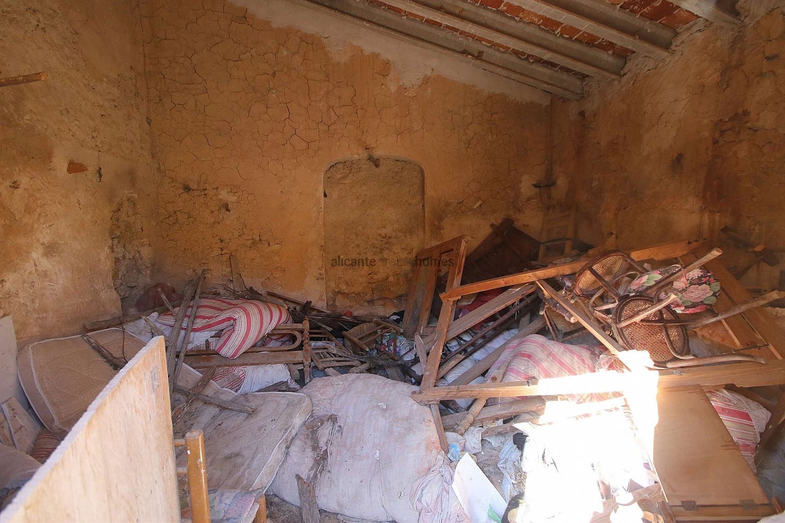 4 bedroom Townhouse for sale in Raspay - € 44,995 (Ref: 9425661)