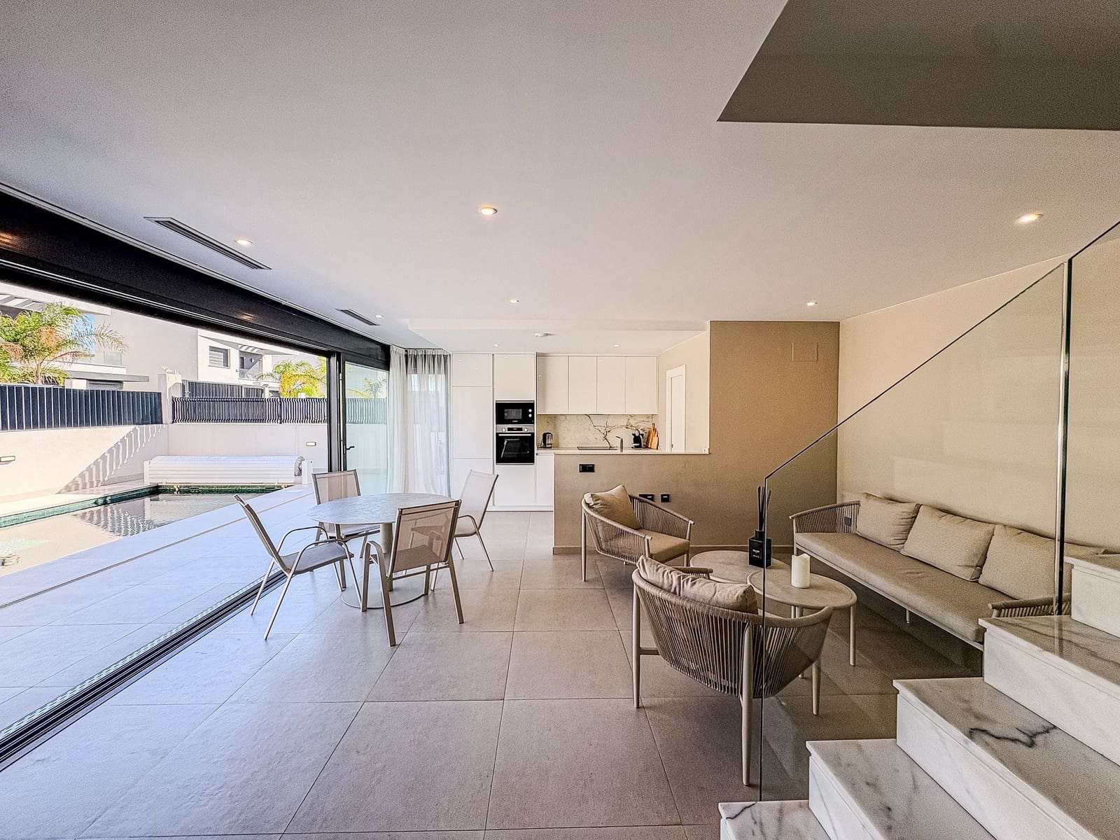 5 makuuhuone Huvila myytävänä paikassa Algorfa - 575 000 € (Ref: 9433009)