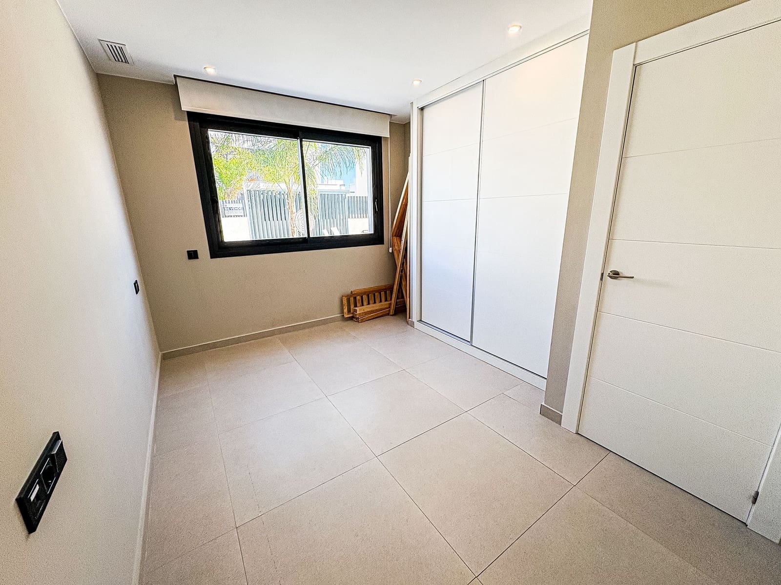 5 makuuhuone Huvila myytävänä paikassa Algorfa - 575 000 € (Ref: 9433009)