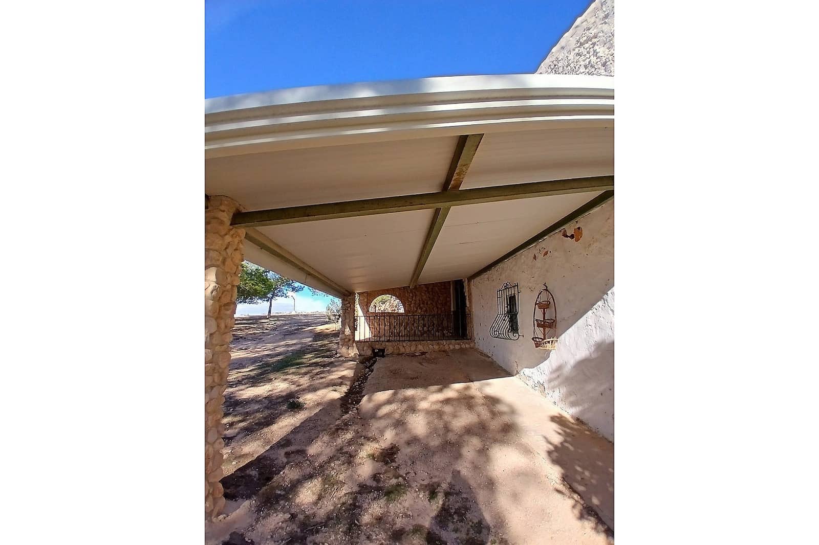 6 soveværelse Finca/Landehus til salg i Caudete med swimmingpool garage - € 199.950 (Ref: 9439659)