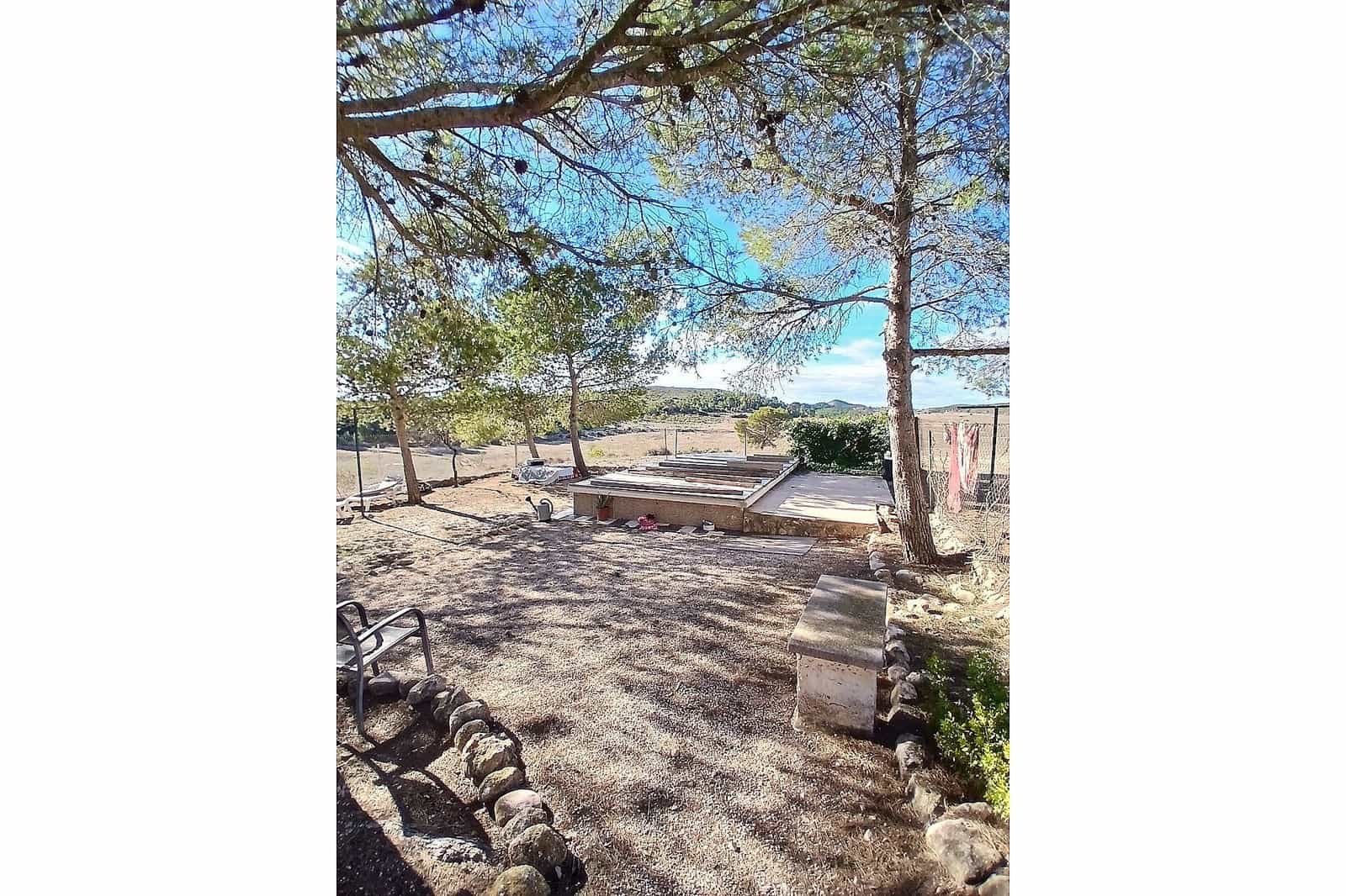 6 soveværelse Finca/Landehus til salg i Caudete med swimmingpool garage - € 199.950 (Ref: 9439659)