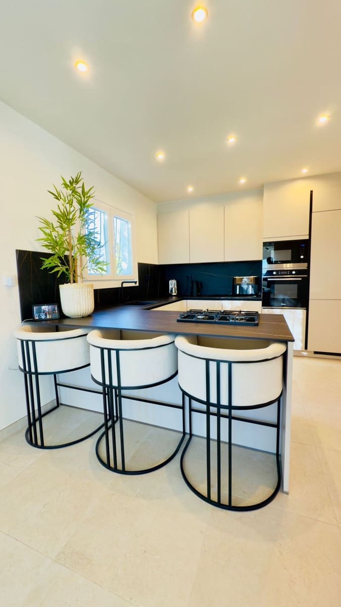 3 soveværelse Villa til salg i Monovar / Monover med swimmingpool - € 419.000 (Ref: 9450114)