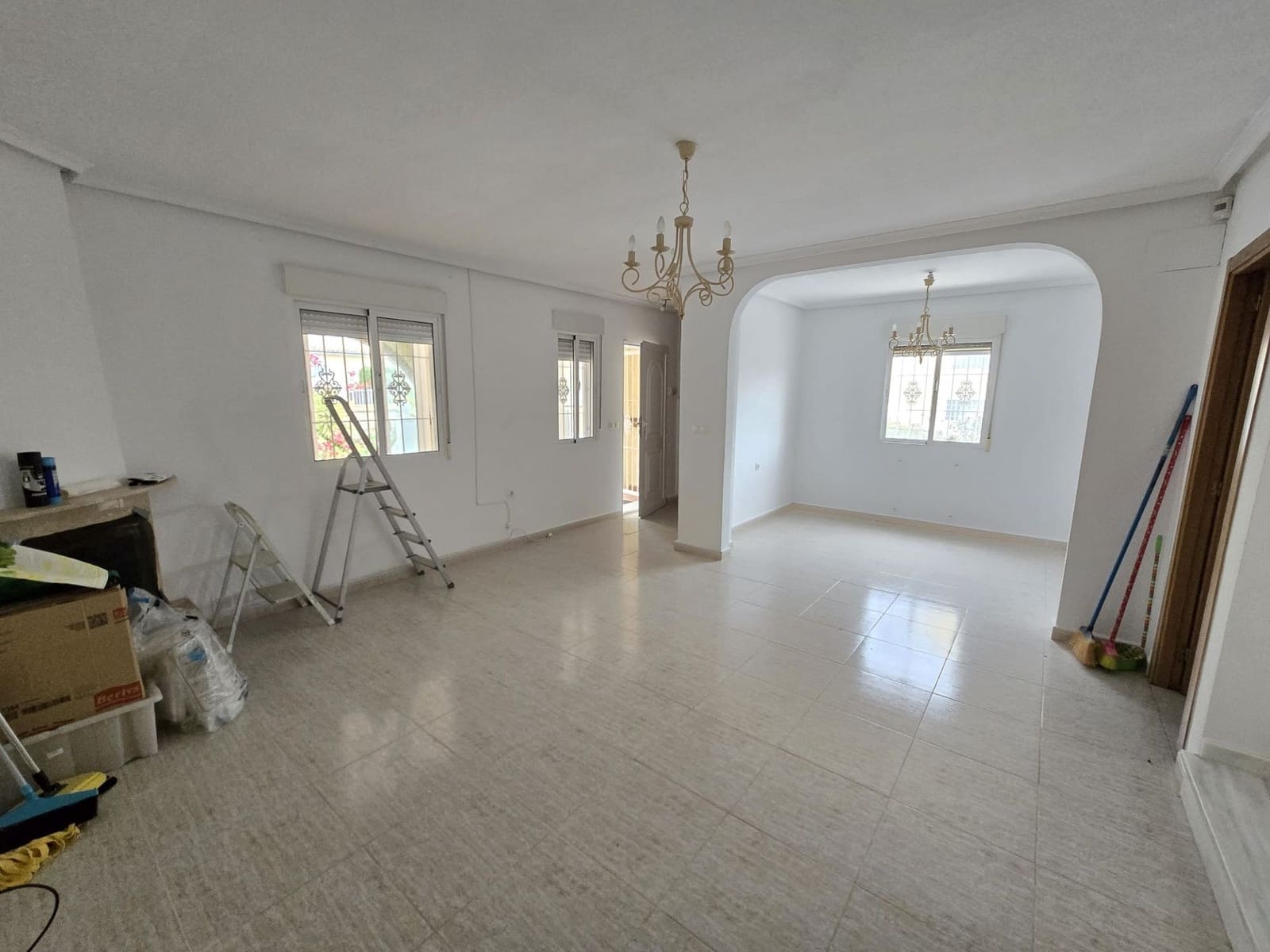 5 sypialnia Willa na sprzedaż w Monforte del Cid z basenem - 350 000 € (Ref: 9461046)