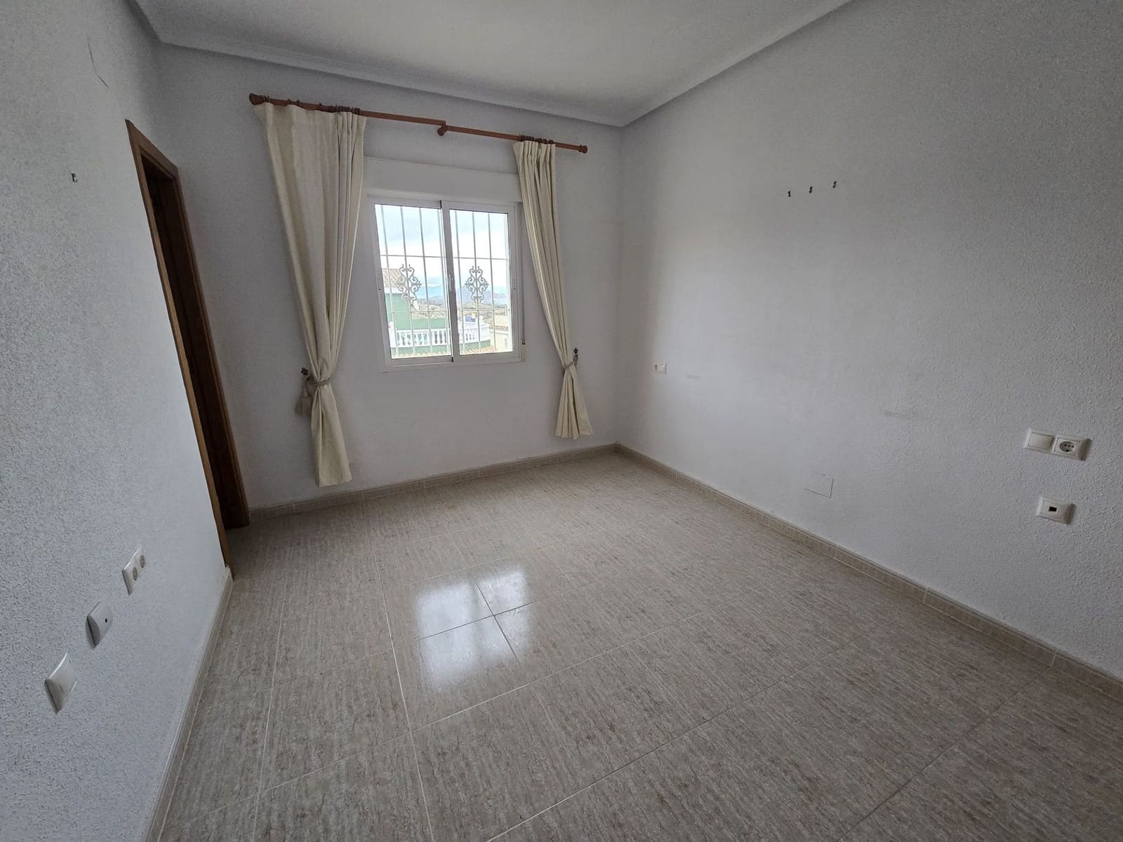 5 sypialnia Willa na sprzedaż w Monforte del Cid z basenem - 350 000 € (Ref: 9461046)