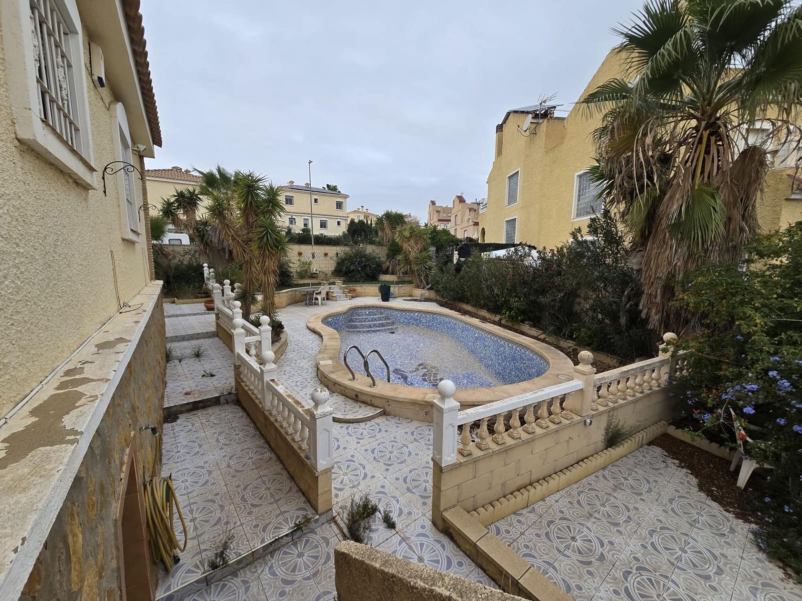 5 sypialnia Willa na sprzedaż w Monforte del Cid z basenem - 350 000 € (Ref: 9461046)