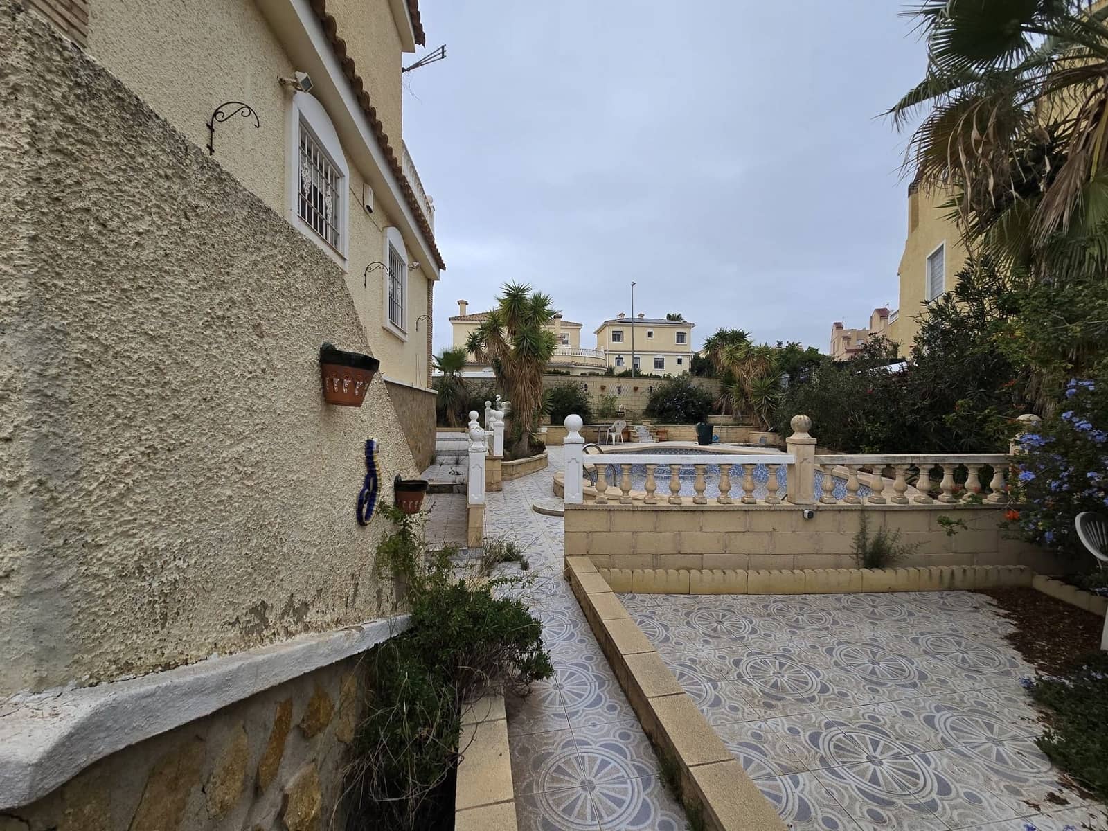 5 sypialnia Willa na sprzedaż w Monforte del Cid z basenem - 350 000 € (Ref: 9461046)