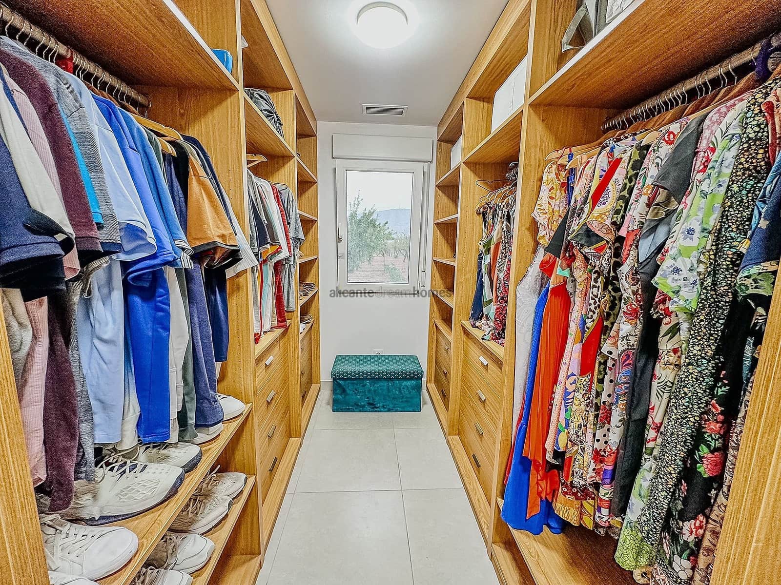 3 makuuhuone Huvila myytävänä paikassa Pinoso mukana uima-altaan - 309 995 € (Ref: 9461049)