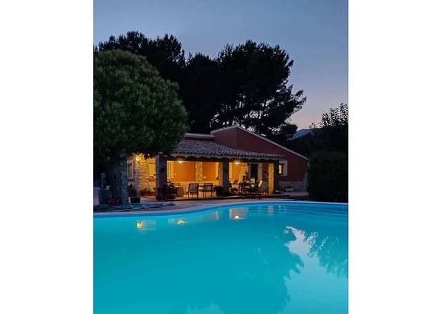 4 bedroom Villa for sale in Salinas with pool garage - € 399,995 (Ref: 9465145)