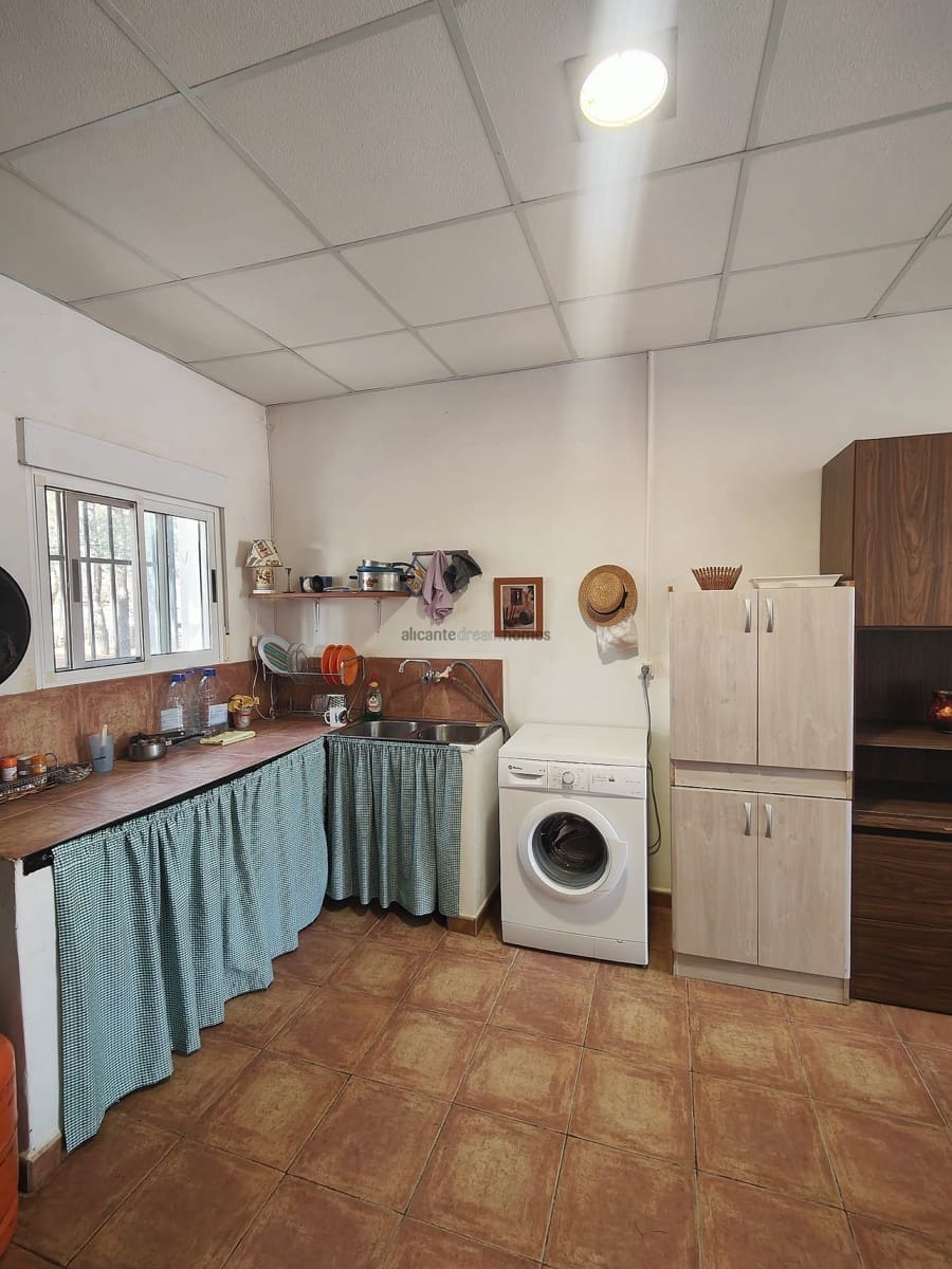 3 soverom Finca/Herregård til salgs i Yecla med svømmebasseng garasje - € 210 000 (Ref: 9468089)