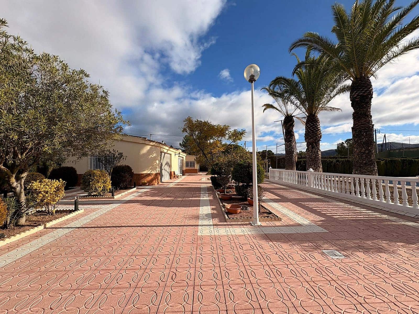 3 camera da letto Villa in vendita in Sax con piscina garage - 575.000 € (Rif: 9472003)