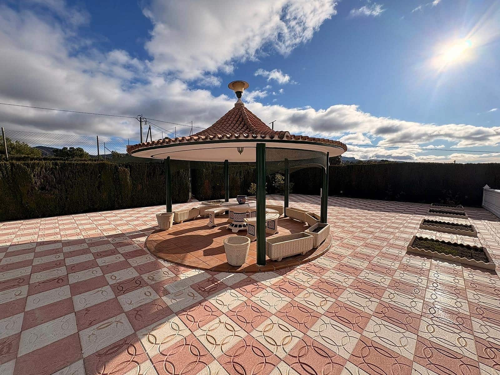 3 soveværelse Villa til salg i Sax med swimmingpool garage - € 575.000 (Ref: 9472003)