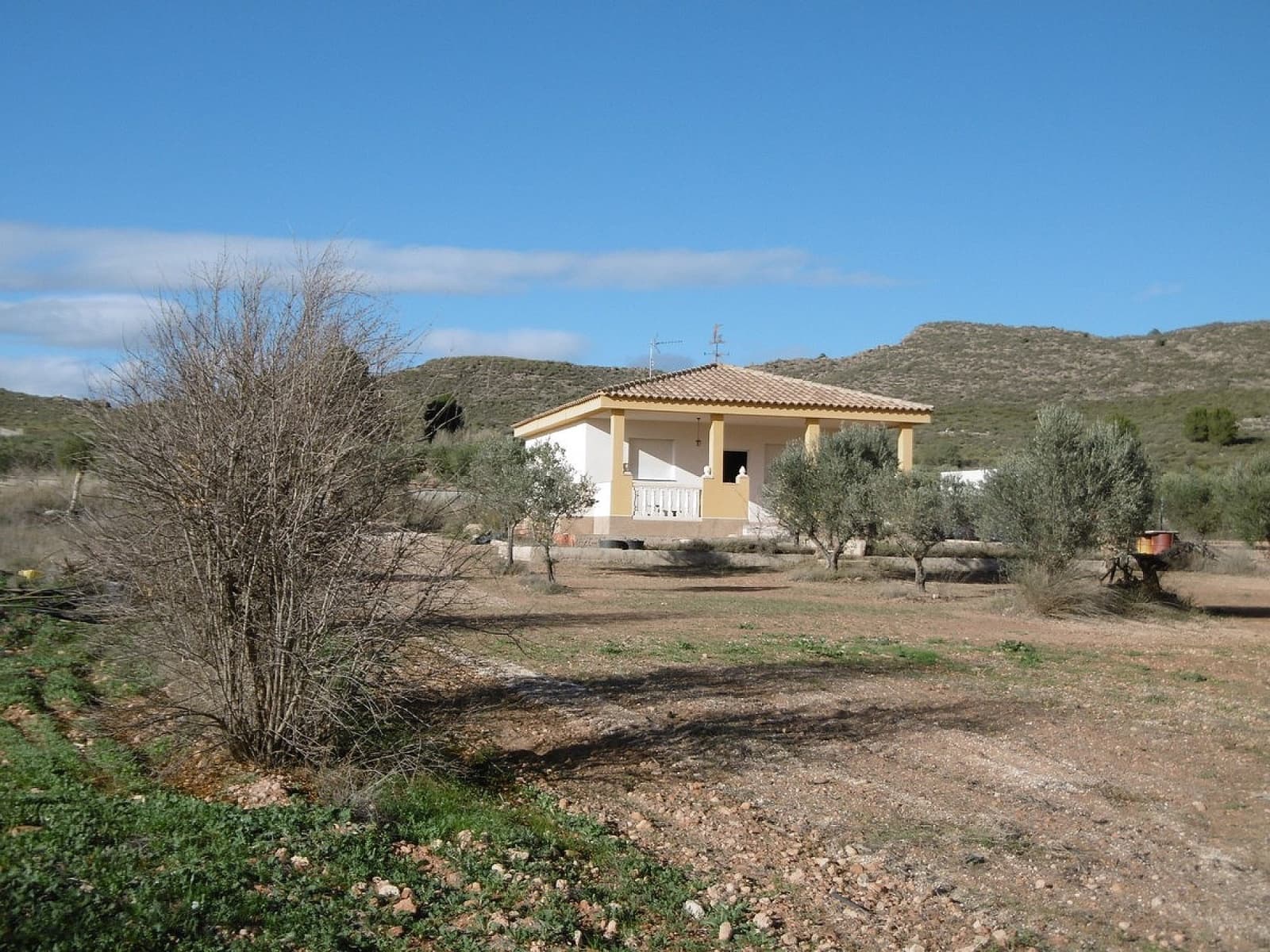 2 bedroom Finca/Country House for sale in Yecla - € 128,900 (Ref: 9473750)