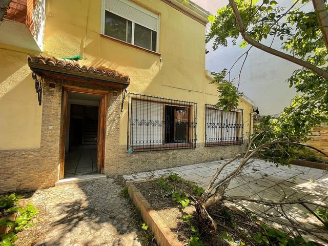 5 bedroom Townhouse for sale in Biar with garage - € 125,000 (Ref: 9473752)