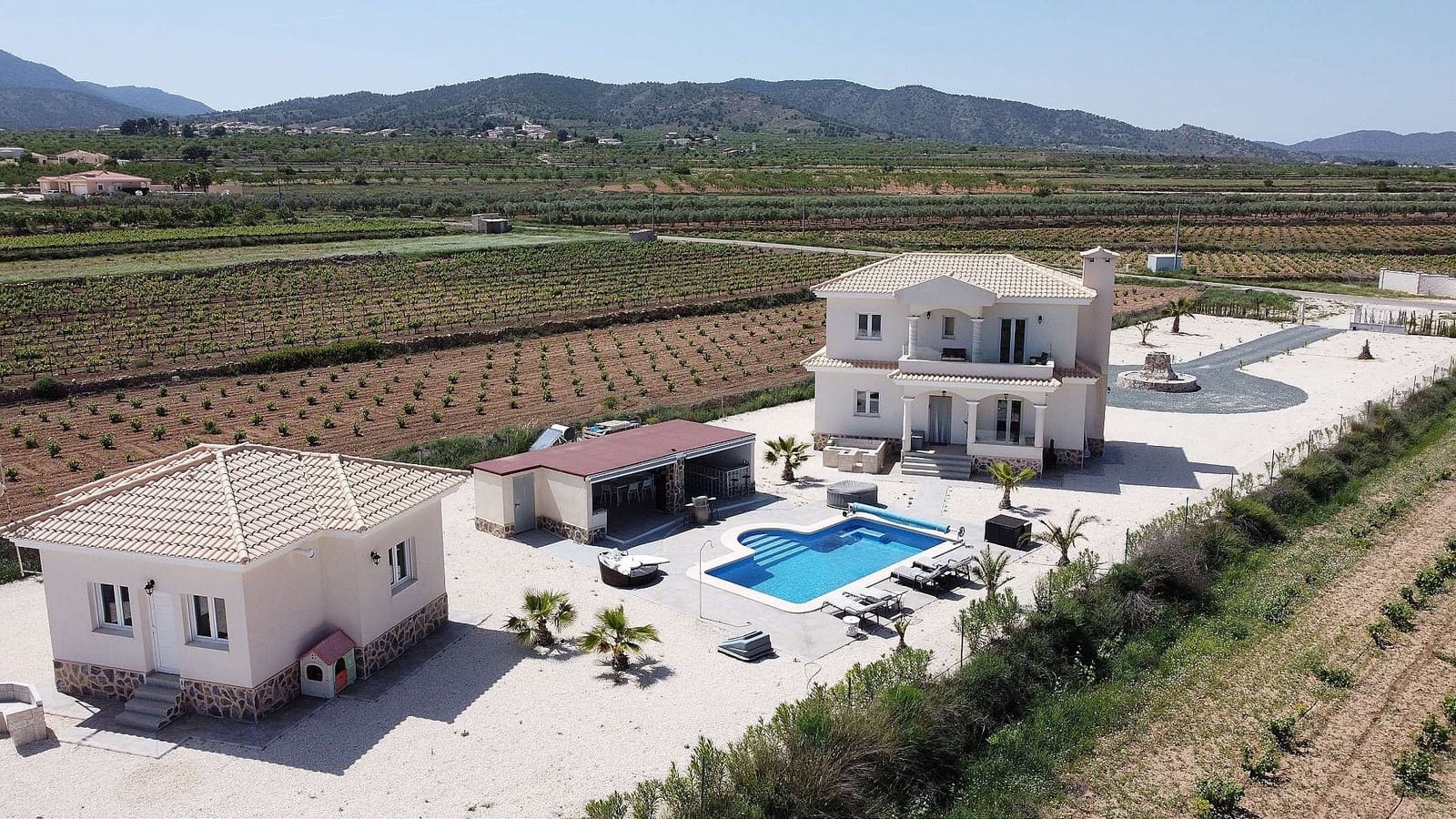 4 bedroom Villa for sale in Pinoso - € 337,000 (Ref: 9475116)