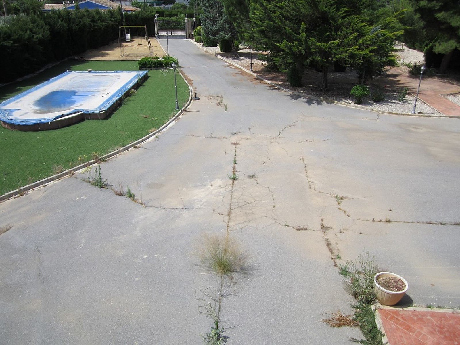 6 bedroom Villa for sale in Yecla - € 590,000 (Ref: 9475119)