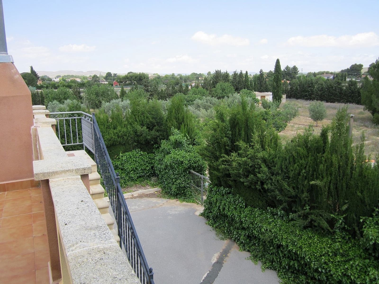 6 bedroom Villa for sale in Yecla - € 590,000 (Ref: 9475119)