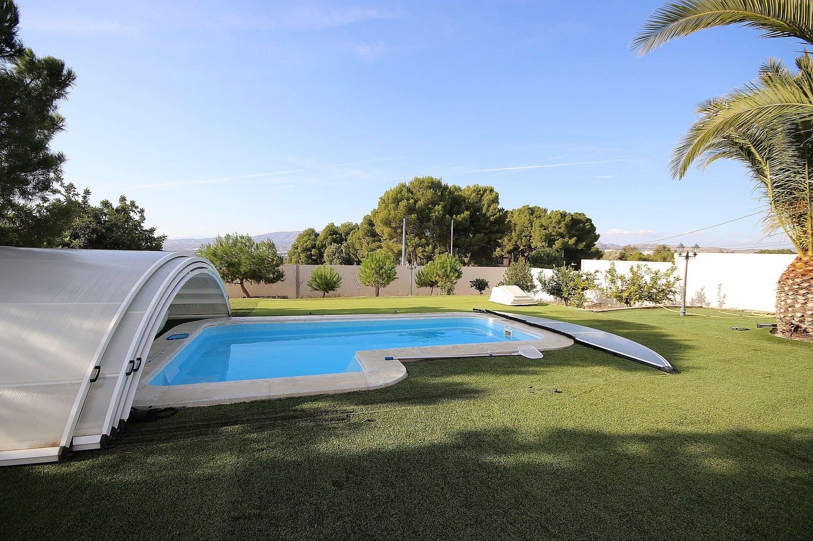 4 bedroom Villa for sale in Petrel / Petrer - € 775,000 (Ref: 9475120)