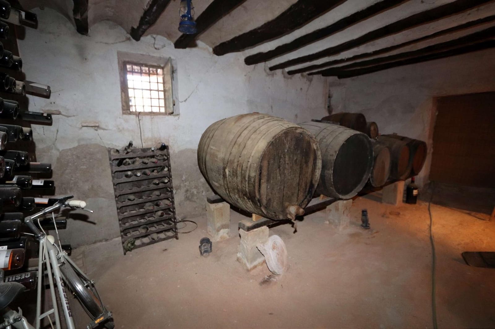 10 bedroom Commercial for sale in Pinoso - € 449,950 (Ref: 9475121)