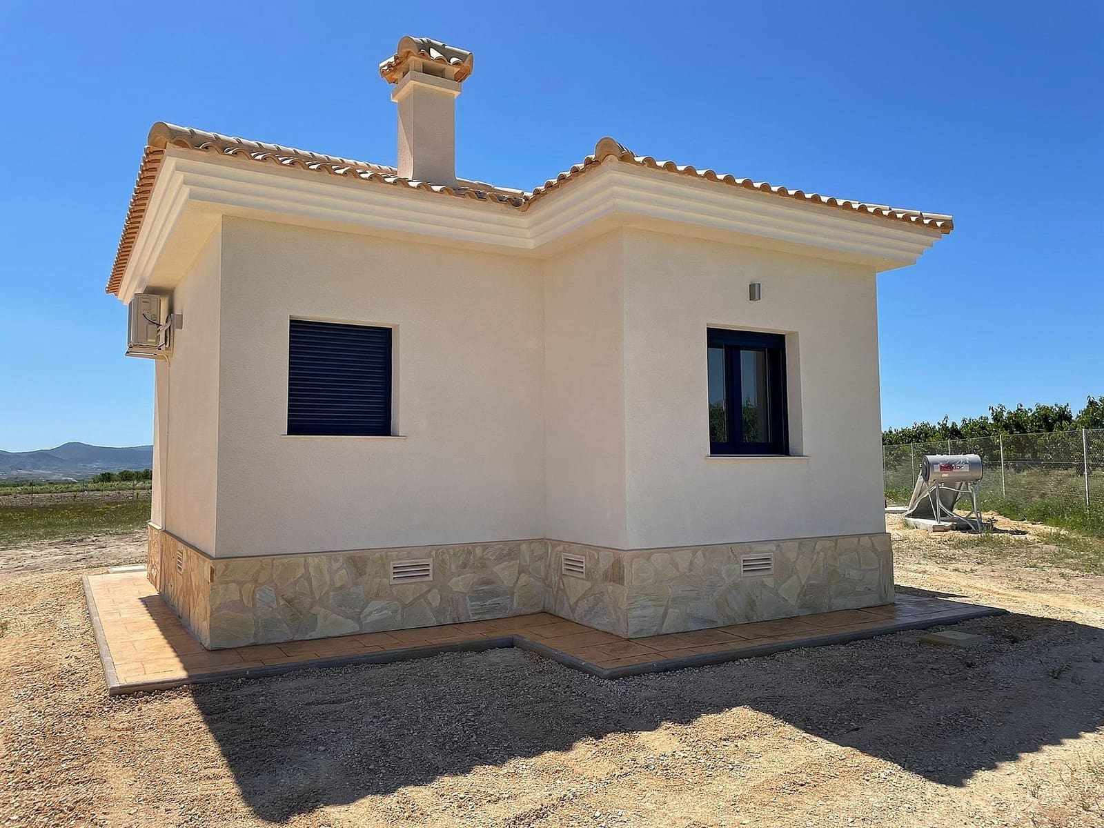 4 bedroom Villa for sale in Pinoso - € 505,000 (Ref: 9475124)
