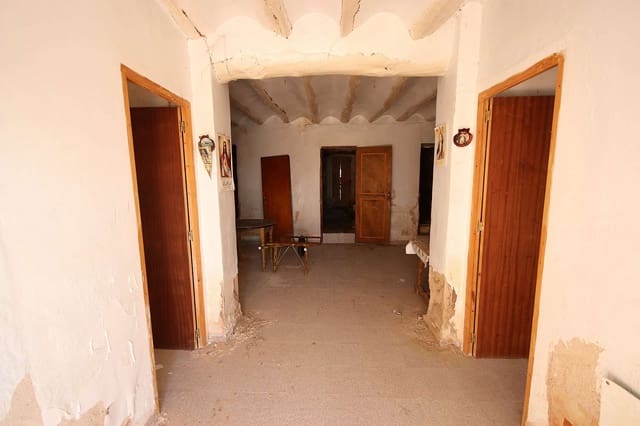 4 bedroom Townhouse for sale in Raspay, Yecla - € 44,995 (Ref: 9475124)