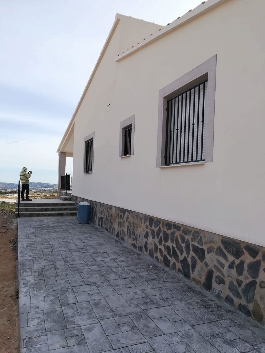 5 bedroom Villa for sale in La Romana - € 405,000 (Ref: 9475125)