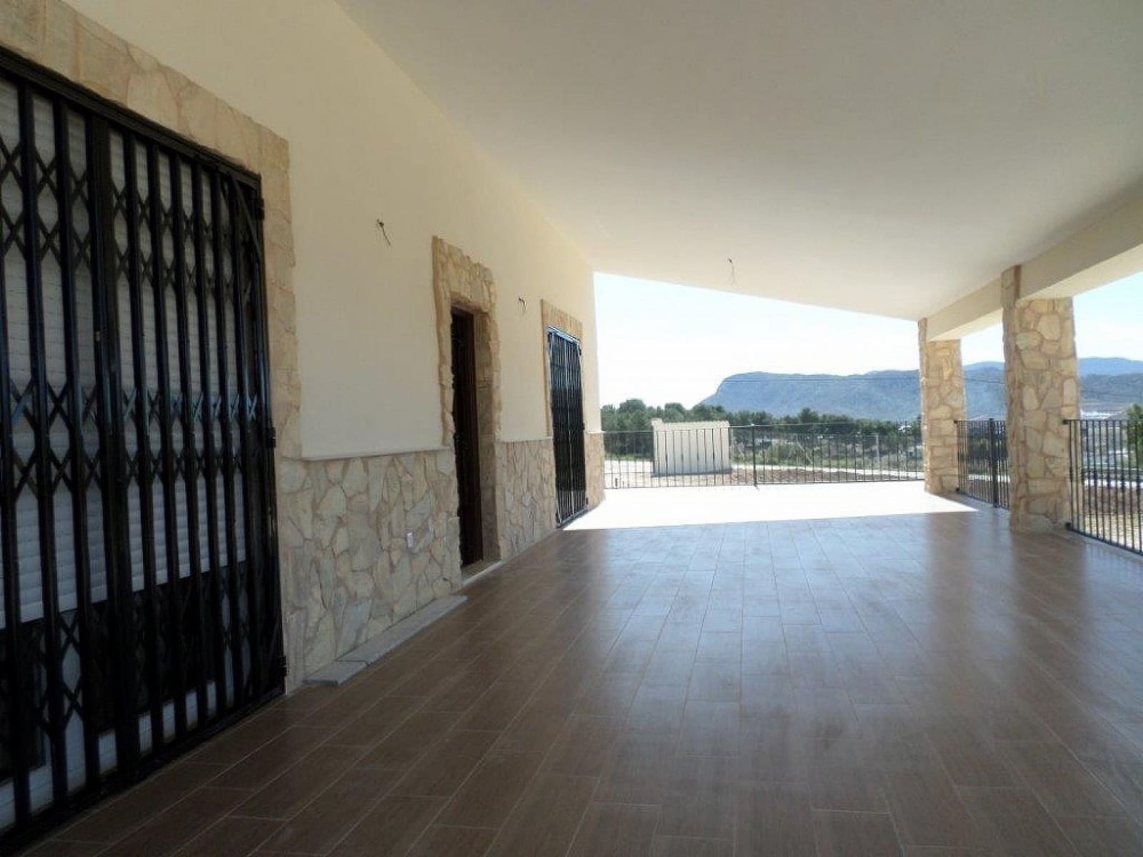 5 bedroom Villa for sale in La Romana - € 405,000 (Ref: 9475125)